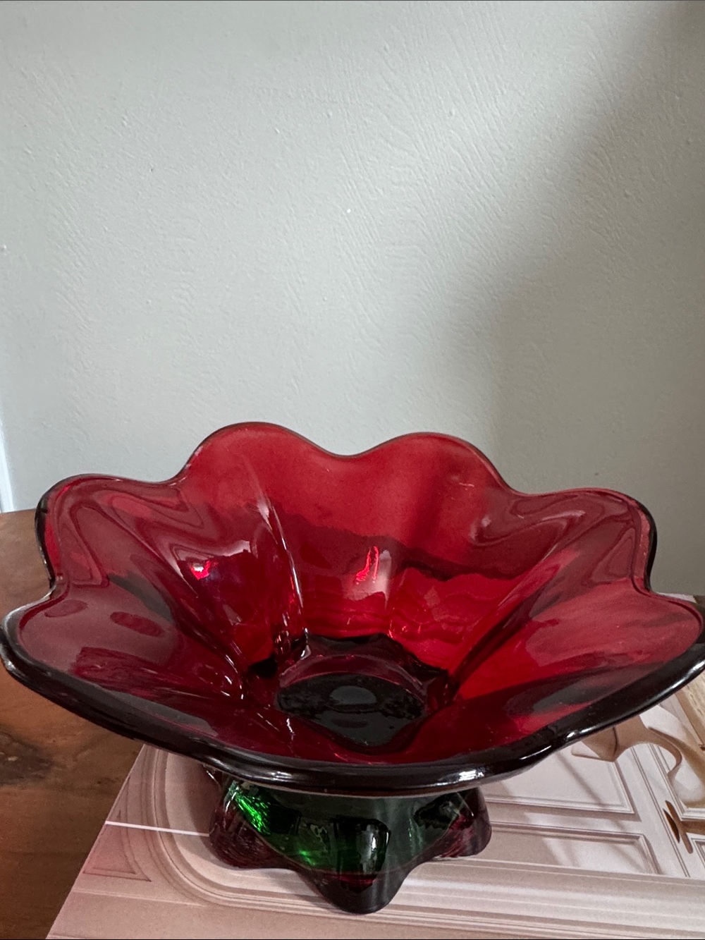 Telaflora Red Bowl with Green Base Heavy Glass Poinsettia Holiday Bowl